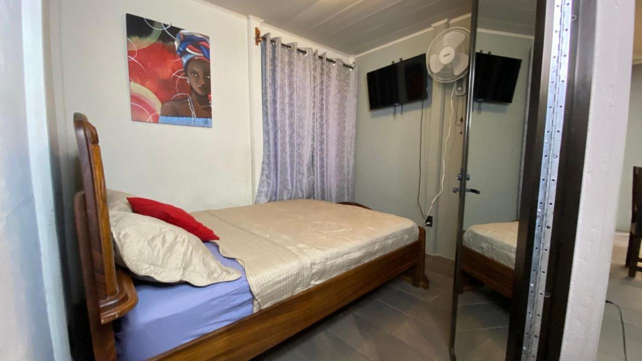 Harmonious House Apartment Sierpe Bagian luar foto